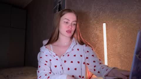 Hannah online show from February 22, 2:06 am