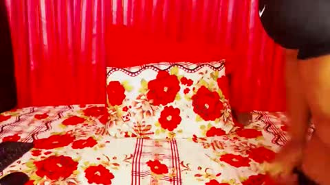 divinebooty93 online show from April 8, 5:54 am