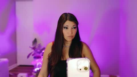 DivineLynn online show from February 26, 1:47 pm