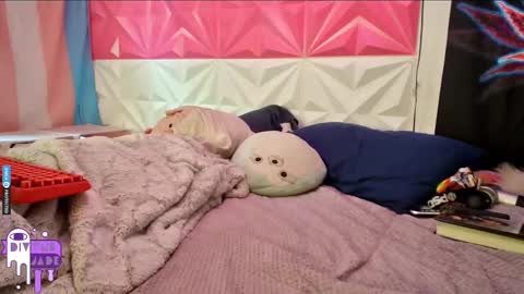 Jade Divyne online show from March 2, 8:40 pm