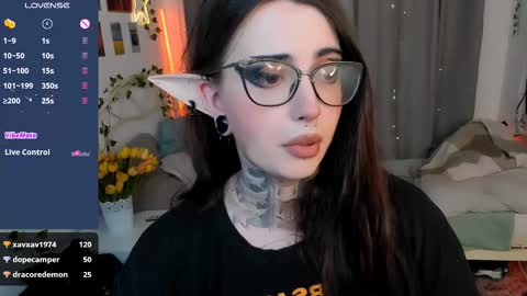 dixipixi_ online show from September 20, 8:06 am