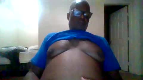 djbignuttsbrownass24 online show from November 10, 4:59 am