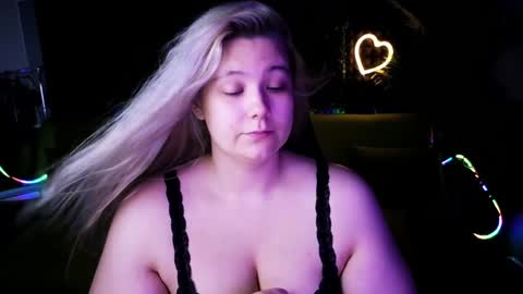 Jenia online show from December 18, 2:10 am