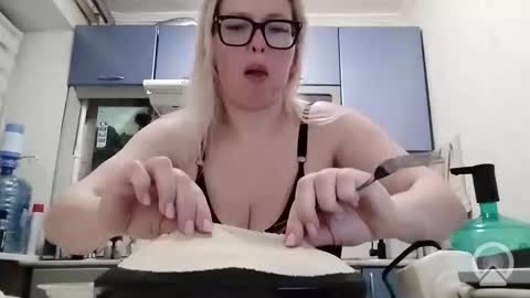 dolce_tempt online show from March 17, 7:19 pm