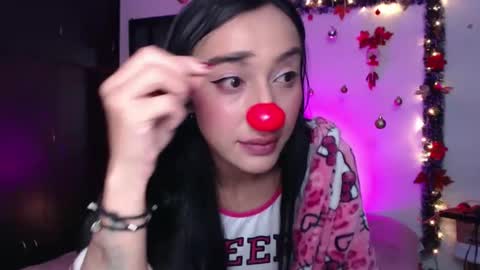 dolceclown_ online show from December 3, 7:05 am