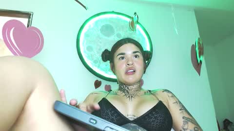 doll_and_thebrown online show from February 18, 1:38 am