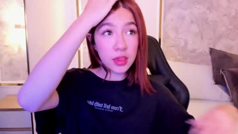 Snapshot of doll_eyeess_ chatting on September 18, 2:48 am D  online show from September 18, 2:48 am