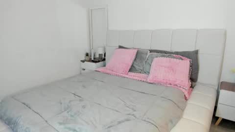 doll_oriana online show from November 12, 6:32 pm