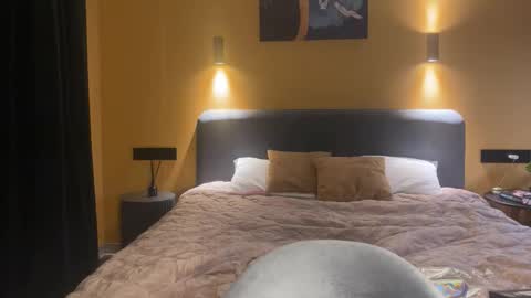 Charlotte online show from October 31, 8:09 pm