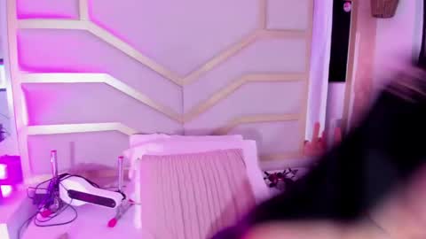 Dollsweety online show from September 16, 11:30 pm