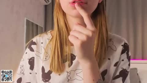 Emilia online show from September 11, 6:31 pm