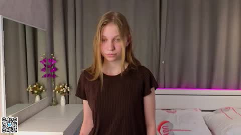 Emilia online show from October 5, 6:37 pm