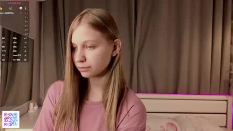 Emilia online show from October 25, 6:08 pm