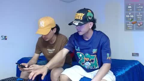 Snapshot of dominic_hanks chatting on September 24, 6:09 am DOMINIC AND ANDREW online show from September 24, 6:09 am