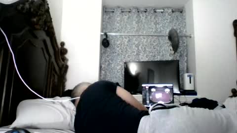 luis online show from July 28, 7:39 pm