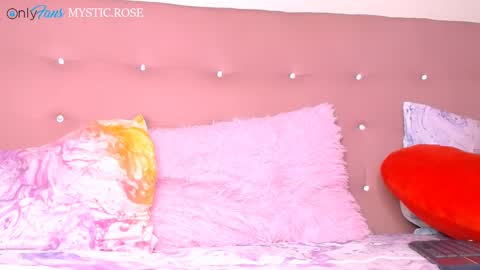 Snapshot of dominika_angel chatting on February 12, 12:05 am   online show from February 12, 12:05 am