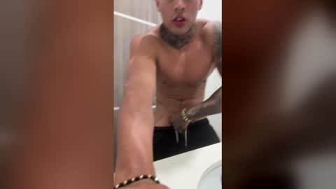 Only fans Ronnie col---InstaRonniecolleman  online show from March 5, 12:52 am