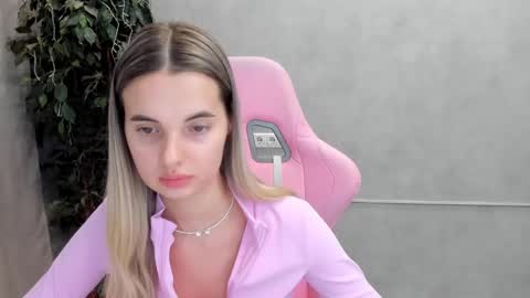 Donna On GMT2 Mon-Fri 3-9 AM online show from February 26, 3:14 am