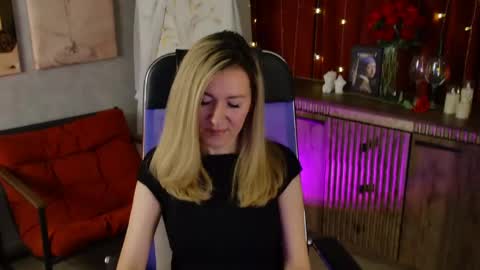 Donna online show from May 14, 7:12 pm