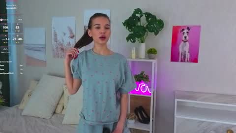 Kiki online show from April 4, 1:23 am