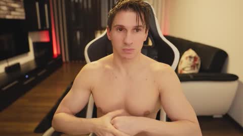 Dorian Reyes online show from February 22, 2:04 am