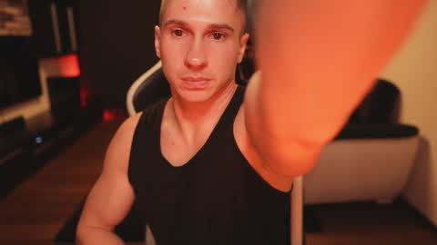 Dorian Reyes online show from November 19, 12:54 am