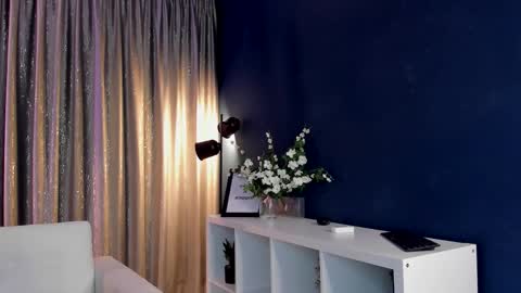 Snapshot of dormroomtease chatting on September 18, 2:48 am dormroomtease online show from September 18, 2:48 am