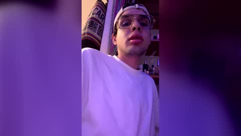 DOSLATINBOYS online show from March 23, 1:43 am