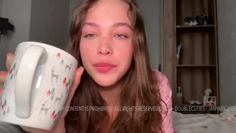 Snapshot of doublecuties chatting on January 5, 6:24 am Lana  Eva  dont forget to give us a thumb up online show from January 5, 6:24 am