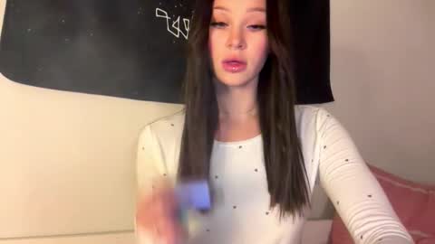 MOLLYYYY dont forget to give me a thumb up online show from October 28, 6:20 pm