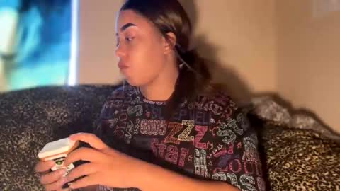 dove_love22 online show from December 2, 7:23 pm