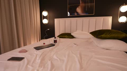    .         . online show from February 17, 2:06 pm