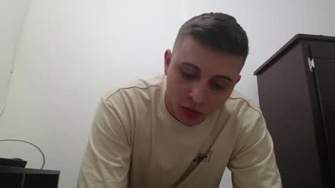 draco_boy2000 online show from October 11, 9:18 pm