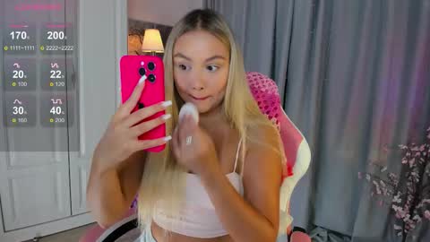 Snapshot of dreamaise chatting on October 1, 3:55 pm  Mary   pvt open    use pink and blue app lovense online show from October 1, 3:55 pm