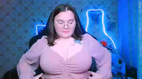 dreamforyoue2 online show from October 28, 7:04 pm