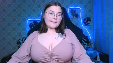 dreamforyoue2 online show from October 14, 7:39 pm