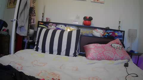 Dreamlight online show from April 7, 12:29 pm