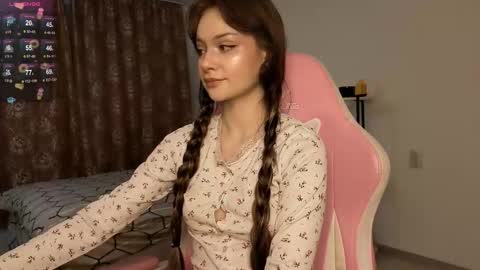 Snapshot of dreamsnoir chatting on October 2, 6:07 pm Mila online show from October 2, 6:07 pm