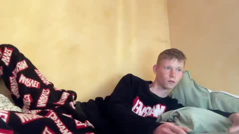 dreamy_devi1 online show from April 16, 2:28 pm