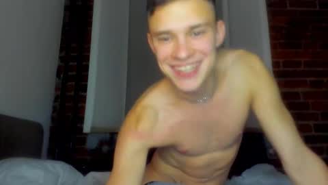 Snapshot of dreamyadam chatting on October 23, 5:58 pm Adam Dream online show from October 23, 5:58 pm