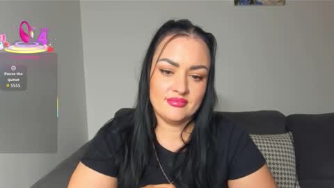 dreamyhousewife1 online show from November 18, 4:43 pm