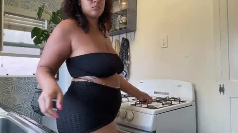 RIRI OR DREAMY online show from September 14, 5:25 pm