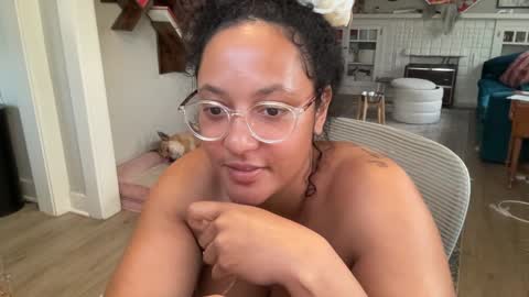 RIRI OR DREAMY online show from February 1, 12:51 am