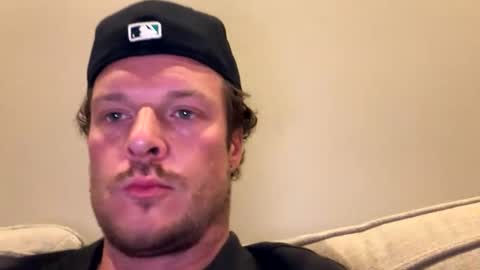 drew885 online show from April 7, 4:47 am