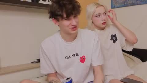 Mark online show from April 11, 9:30 pm