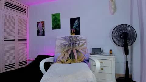 drippyorlove online show from December 1, 8:40 pm