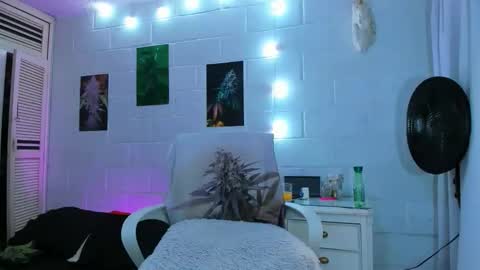 drippyorlove online show from February 19, 7:24 pm