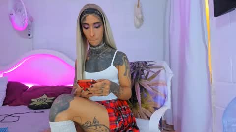 drippyorlove online show from October 11, 5:16 pm