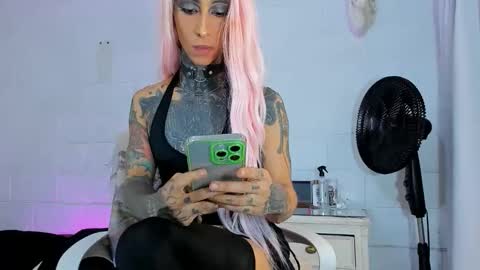 drippyorlove online show from March 30, 9:48 pm