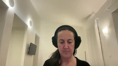 Dr. Resa online show from February 22, 4:42 pm